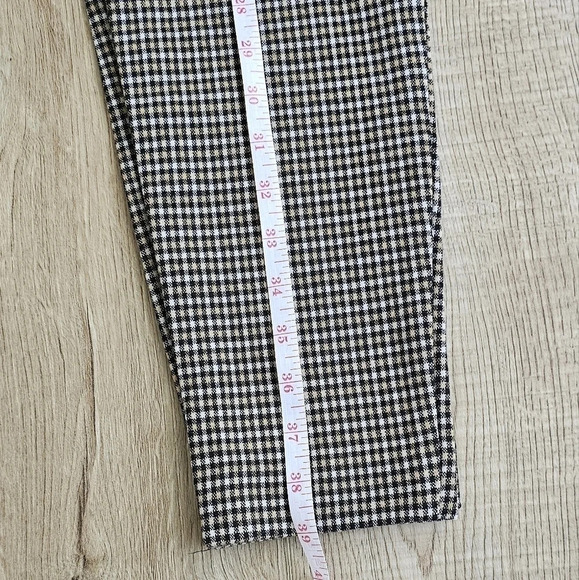 Cream and Tan Skinny Pants with Classic Geometric Design - Picture 2 of 8